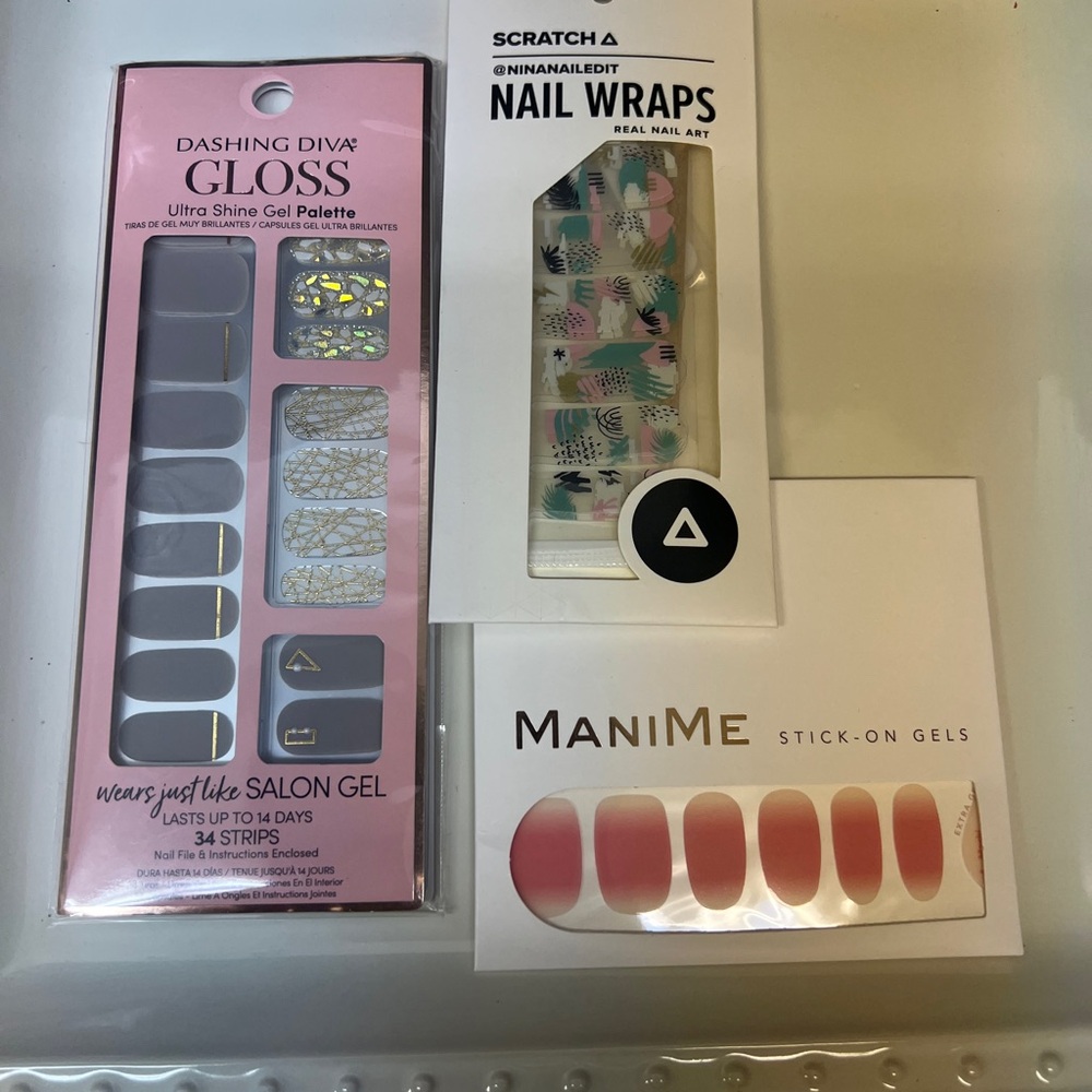 NEW! Bundle of 3 Nail sets! Glamour nails from home!
